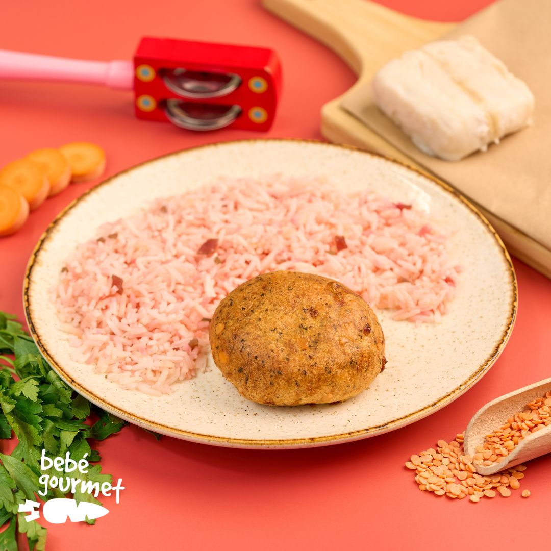 Hambúrguer de Pescada e Lentilhas com Arroz de Beterraba (12+)